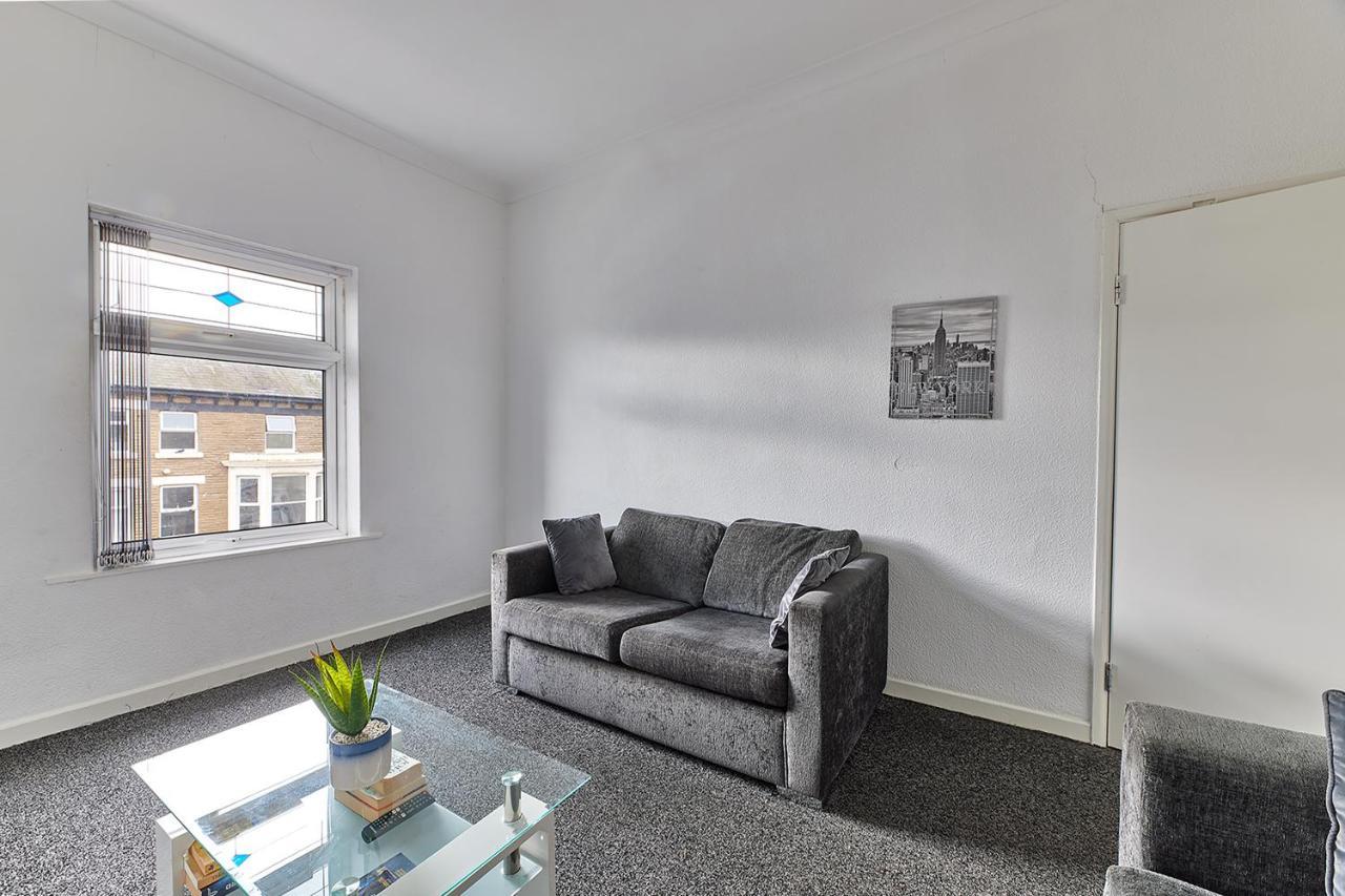 Pleasure Apartment *